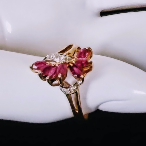 Rubies & Diamonds Ring Sz 6-1/2 🎉3X Host Pick🎉 - Picture 5 of 13